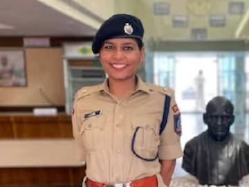 ഇഷ സിംഗ് ഇഷ സിംഗ്