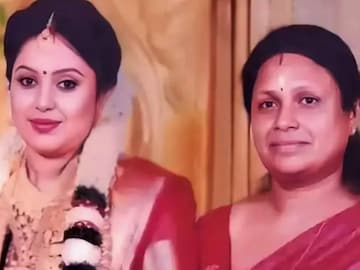 ഗ്രീമയും അമ്മ സജിതയും ഗ്രീമയും അമ്മ സജിതയും