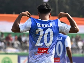 ഇരട്ടഗോൾ നേടിയ മുഹമ്ദ് അജ്സല് (Photo: X/ Kerala Football Associaton) ഇരട്ടഗോൾ നേടിയ മുഹമ്ദ് അജ്സല് (Photo: X/ Kerala Football Associaton)
