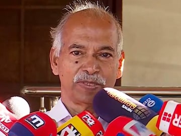 വി കുഞ്ഞികൃഷ്ണൻ വി കുഞ്ഞികൃഷ്ണൻ